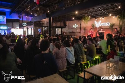 Polycat Live ที่ ฟรีคบาร์ — photo 2