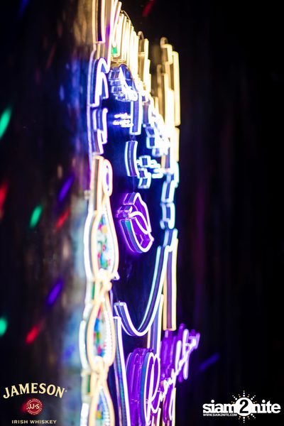 คืนวันศุกร์ ที่ เริงลลิล Retro Bar — photo 6