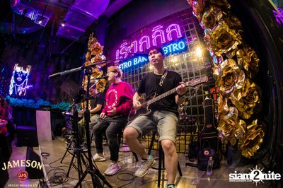 คืนวันศุกร์ ที่ เริงลลิล Retro Bar — photo 62