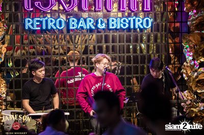 คืนวันศุกร์ ที่ เริงลลิล Retro Bar — photo 65