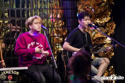 คืนวันศุกร์ ที่ เริงลลิล Retro Bar — photo 75