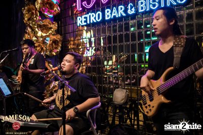 คืนวันศุกร์ ที่ เริงลลิล Retro Bar — photo 110