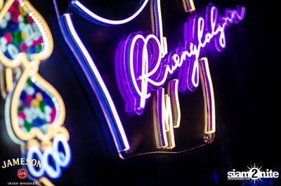 คืนวันศุกร์ ที่ เริงลลิล Retro Bar — photo 124