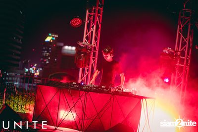 UNITE at K-PUB YG Republique (Album 1) — photo 4