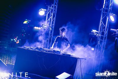 UNITE at K-PUB YG Republique (Album 1) — photo 5