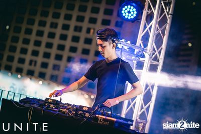 UNITE at K-PUB YG Republique (Album 1) — photo 6