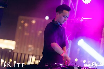 UNITE at K-PUB YG Republique (Album 2) — photo 3