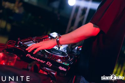 UNITE at K-PUB YG Republique (Album 2) — photo 12
