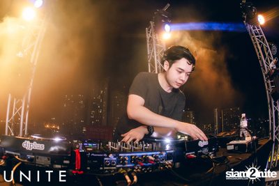 UNITE at K-PUB YG Republique (Album 2) — photo 21