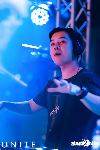 UNITE at K-PUB YG Republique (Album 2) — photo 23