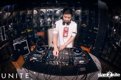 UNITE at K-PUB YG Republique (Album 2) — photo 49
