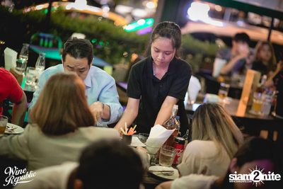 Oat Pramote at Wine Republic — photo 11