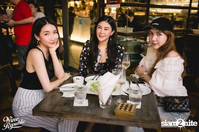 Oat Pramote at Wine Republic — photo 37