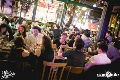 Oat Pramote at Wine Republic — photo 45