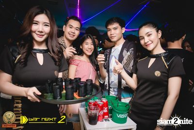 White & Party Party ที่ บาร์ เน็กซ์ ดอร์ — photo 6