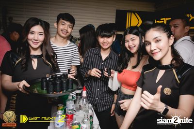White & Party Party ที่ บาร์ เน็กซ์ ดอร์ — photo 7