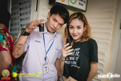 White & Party Party ที่ บาร์ เน็กซ์ ดอร์ — photo 9