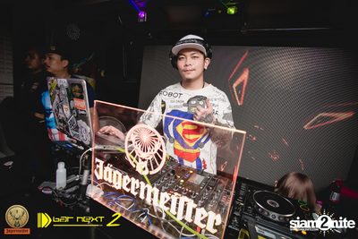 White & Party Party ที่ บาร์ เน็กซ์ ดอร์ — photo 27