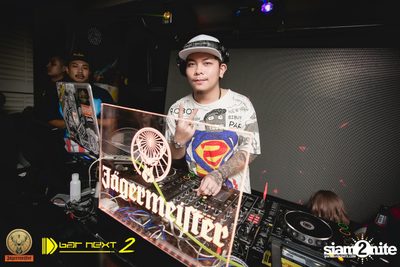 White & Party Party ที่ บาร์ เน็กซ์ ดอร์ — photo 28