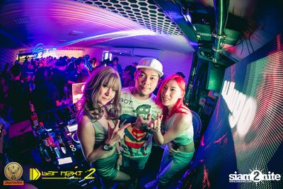 White & Party Party ที่ บาร์ เน็กซ์ ดอร์ — photo 33