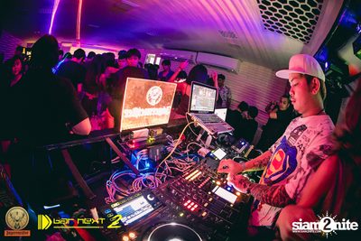 White & Party Party ที่ บาร์ เน็กซ์ ดอร์ — photo 36