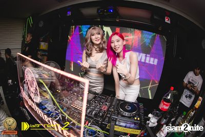 White & Party Party ที่ บาร์ เน็กซ์ ดอร์ — photo 53