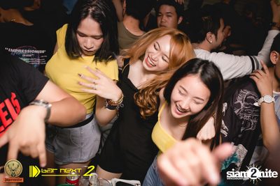 White & Party Party ที่ บาร์ เน็กซ์ ดอร์ — photo 76