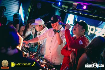 White & Party Party ที่ บาร์ เน็กซ์ ดอร์ — photo 86