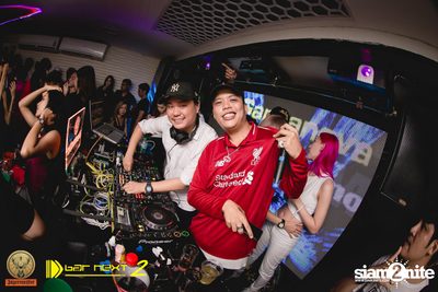 White & Party Party ที่ บาร์ เน็กซ์ ดอร์ — photo 90
