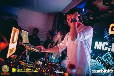 White & Party Party ที่ บาร์ เน็กซ์ ดอร์ — photo 95