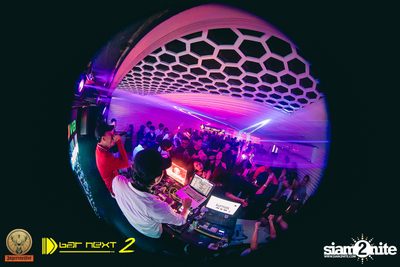 White & Party Party ที่ บาร์ เน็กซ์ ดอร์ — photo 103