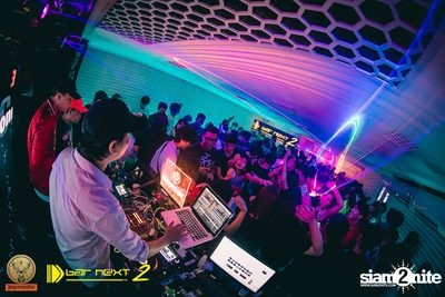 White & Party Party ที่ บาร์ เน็กซ์ ดอร์ — photo 104