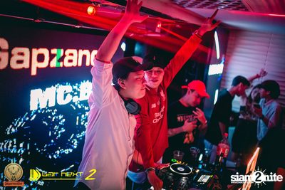 White & Party Party ที่ บาร์ เน็กซ์ ดอร์ — photo 107
