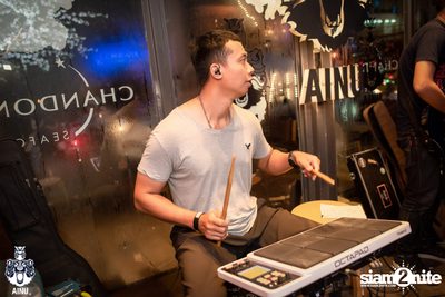 Friday Night at Ainu Bar — photo 4