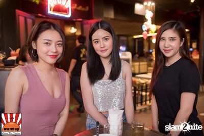 อ๊อฟ ปองศักดิ์ ที่ วอร์ม อัพ คาเฟ่ เชียงใหม่ — photo 9