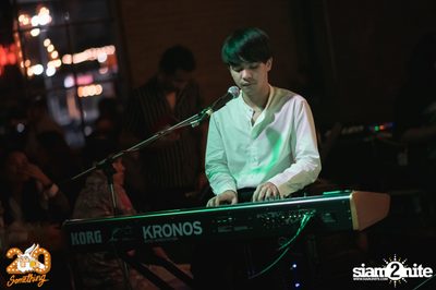 Meyou at 20Something Bar — photo 36