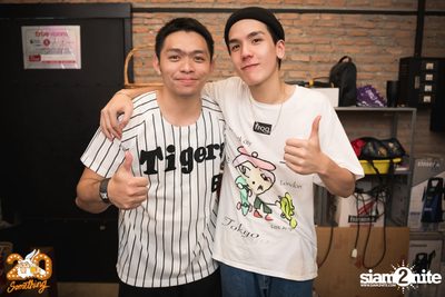 Meyou at 20Something Bar — photo 129