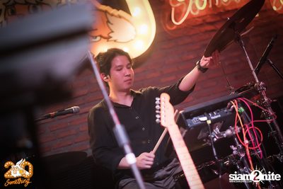 Polycat at 20Something Bar — photo 39