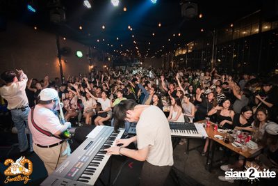 Polycat at 20Something Bar — photo 98