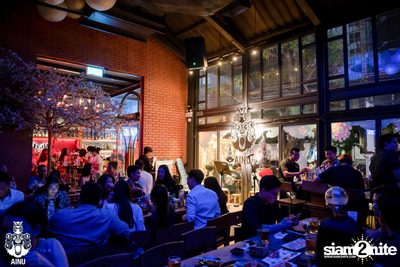 Saturday Night at Ainu Bar — photo 7
