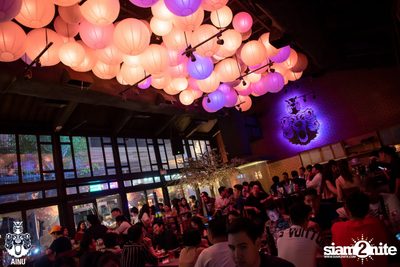 Saturday Night at Ainu Bar — photo 9