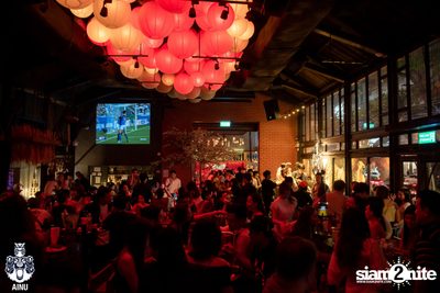 Saturday Night at Ainu Bar — photo 14