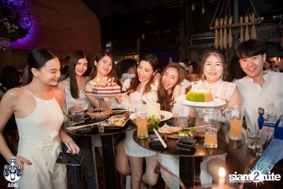 Saturday Night at Ainu Bar — photo 43