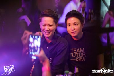 Portrait ที่ บ็อทเทิลร็อคเก็ต คราฟท์เบียร์บาร์ — photo 41