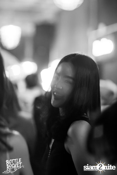 Portrait ที่ บ็อทเทิลร็อคเก็ต คราฟท์เบียร์บาร์ — photo 43