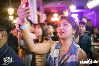 Portrait ที่ บ็อทเทิลร็อคเก็ต คราฟท์เบียร์บาร์ — photo 60
