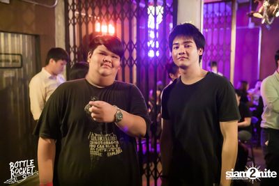 Portrait ที่ บ็อทเทิลร็อคเก็ต คราฟท์เบียร์บาร์ — photo 78