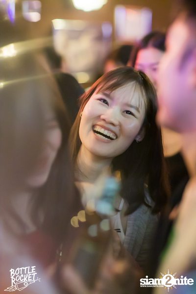 Portrait ที่ บ็อทเทิลร็อคเก็ต คราฟท์เบียร์บาร์ — photo 95