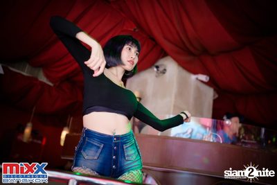 Hot Pants Meets Stilettos Party at MIXX Bangkok — photo 17