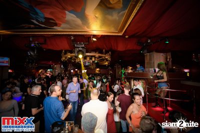 Hot Pants Meets Stilettos Party at MIXX Bangkok — photo 40